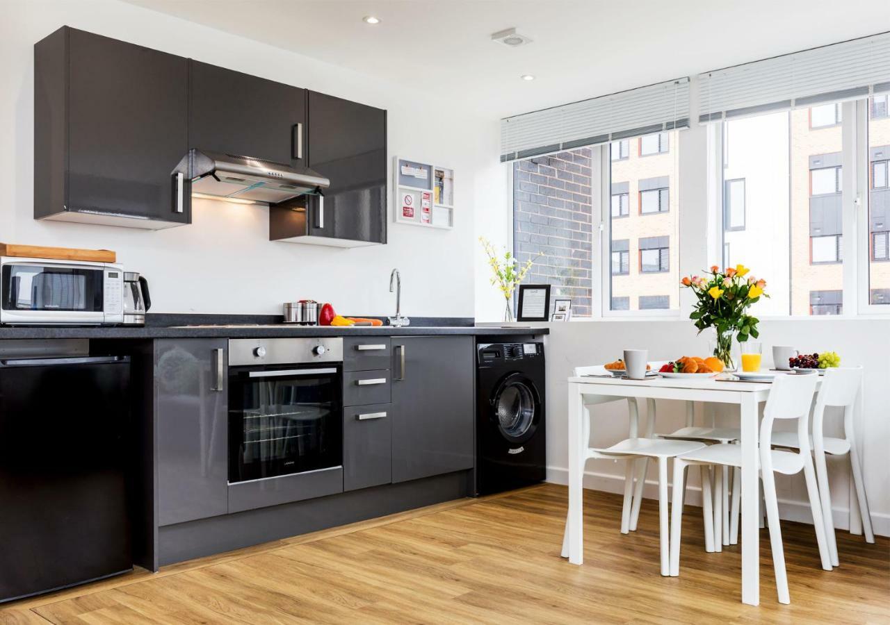 City Centre Apartment พอร์ตสมัธ ภายนอก รูปภาพ
